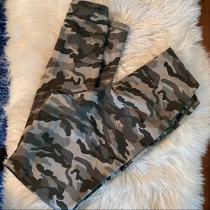 High waisted camo leggings